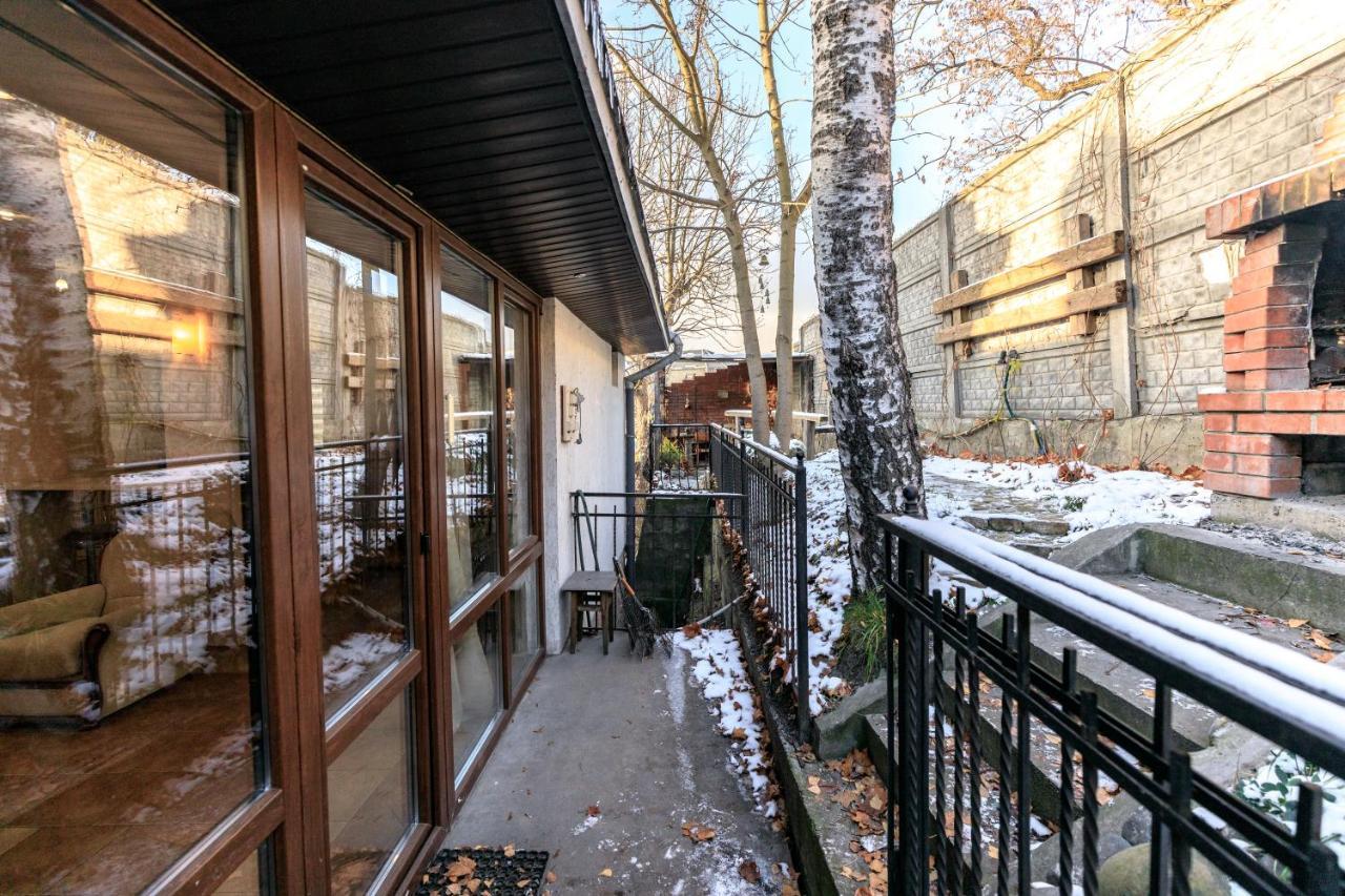 Mangal And Terrace In Center Apartment リヴィウ エクステリア 写真