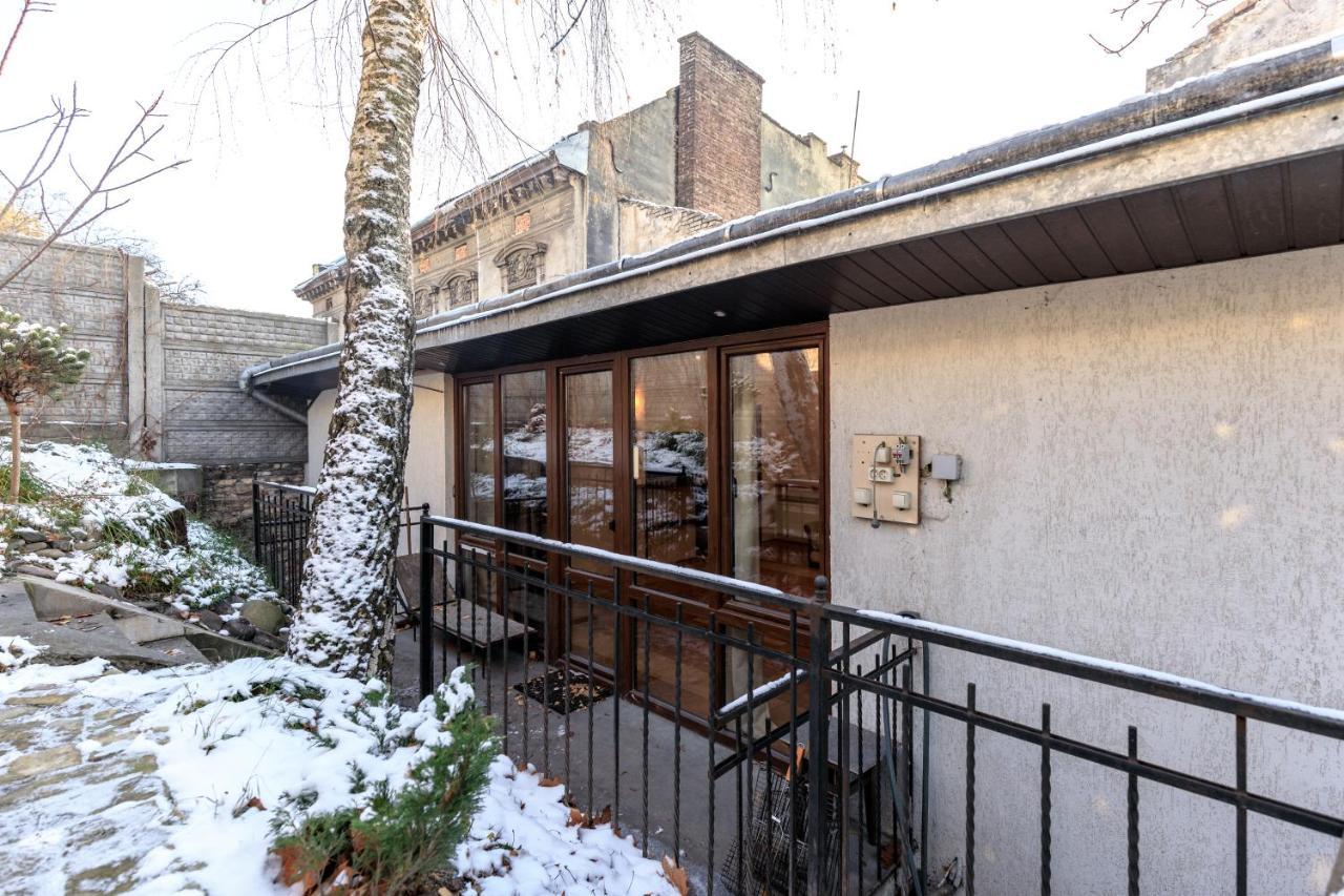Mangal And Terrace In Center Apartment リヴィウ エクステリア 写真